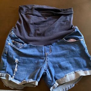 Maternity jean shorts size M